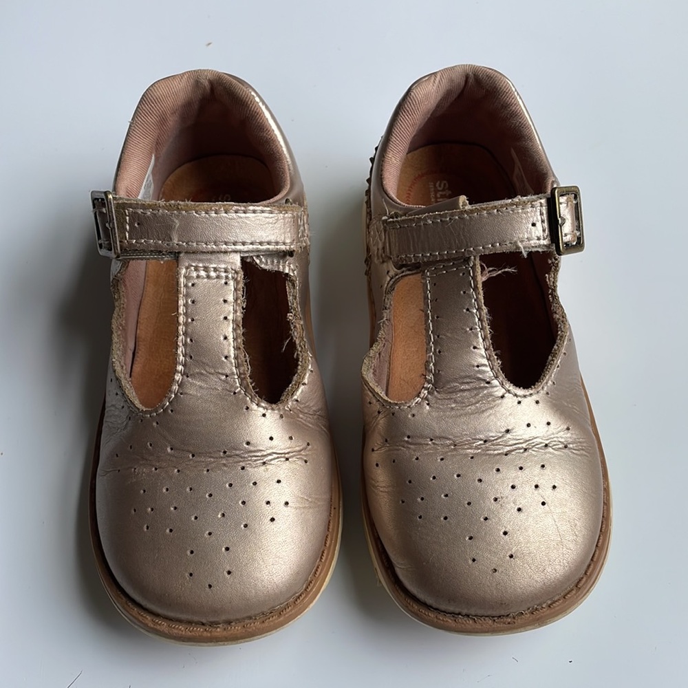 Girls shoes, Stride Rite, 10M, Mary Jane style, golden color, Leather